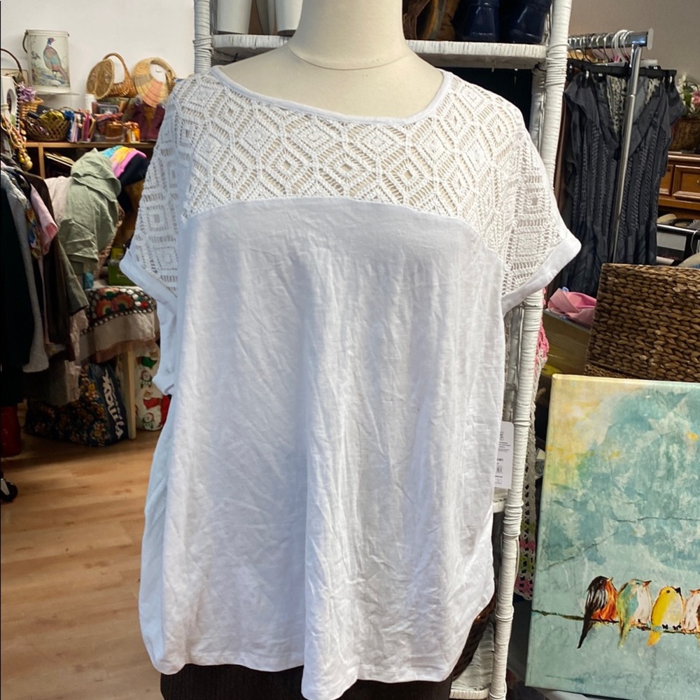 Terra & Sky - 100% Cotton-  White - batwing style- shirt with crochet bodice 4X
